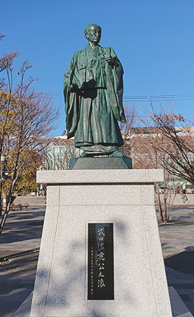 武田信虎公銅像